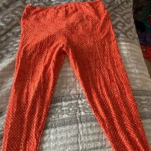 LulaRoe Leggings and Shirt